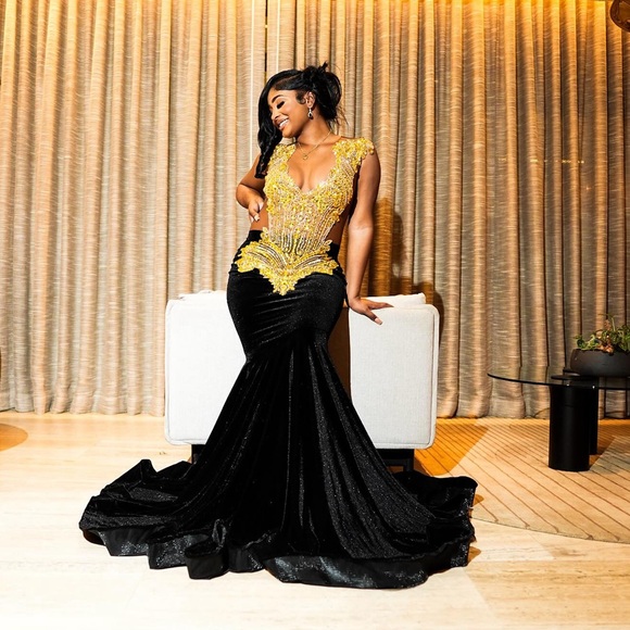 MEET MYKEENA 😊🩷 - Picture 7 of 9